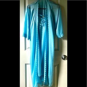 Women’s sleep attire